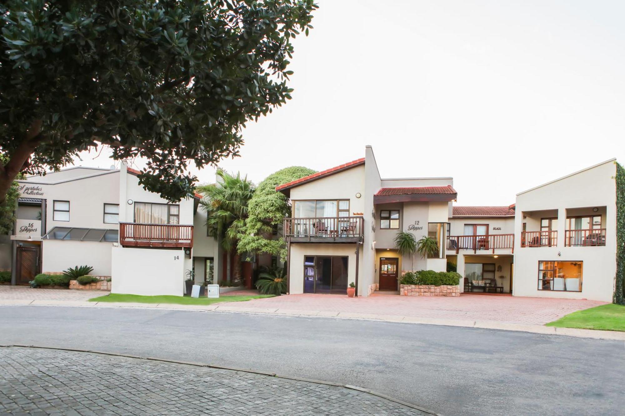 Supertubes Guesthouse Jeffreys Bay Exterior photo